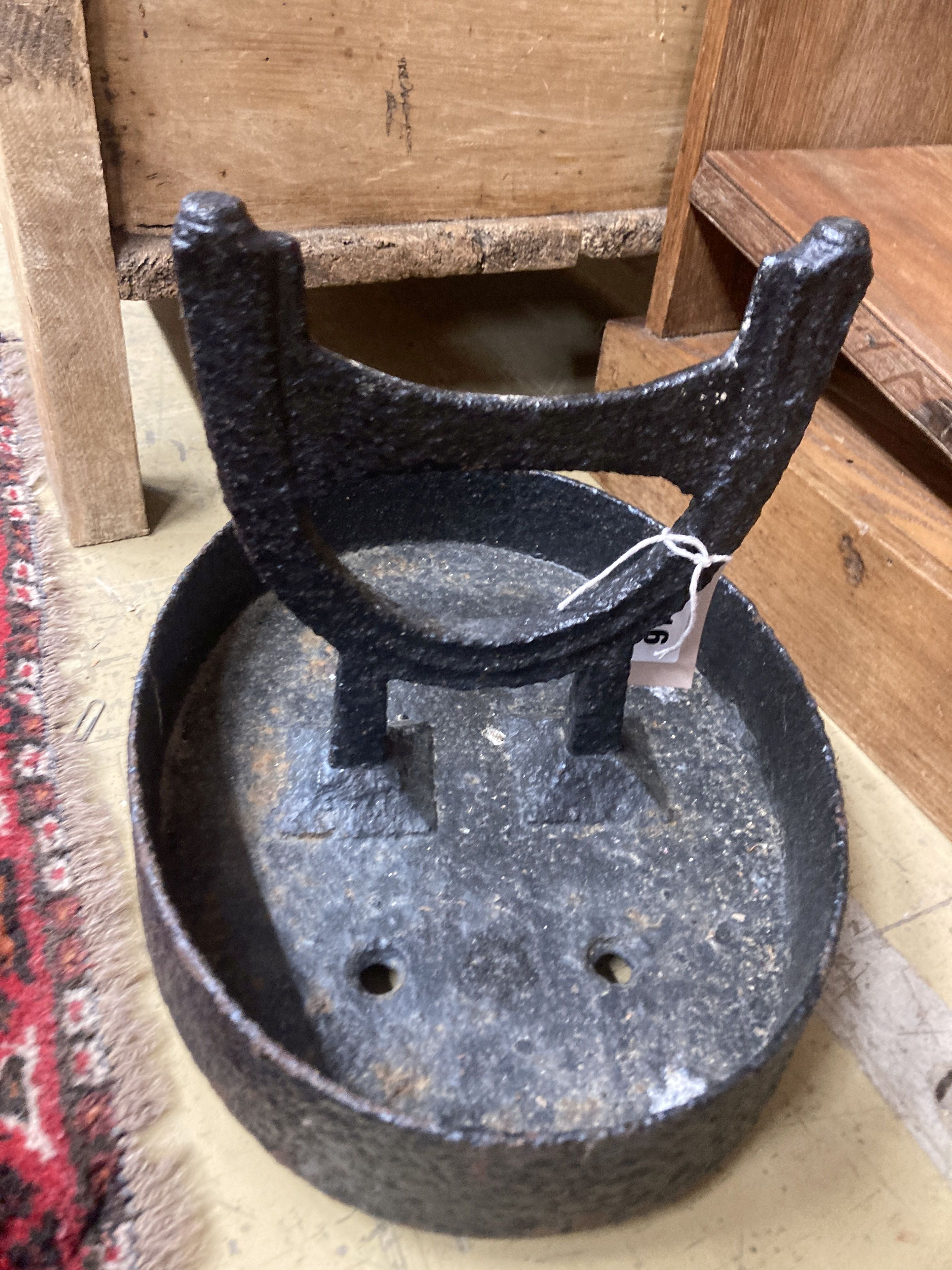 A Victorian cast iron boot scraper, 33 x 25cm